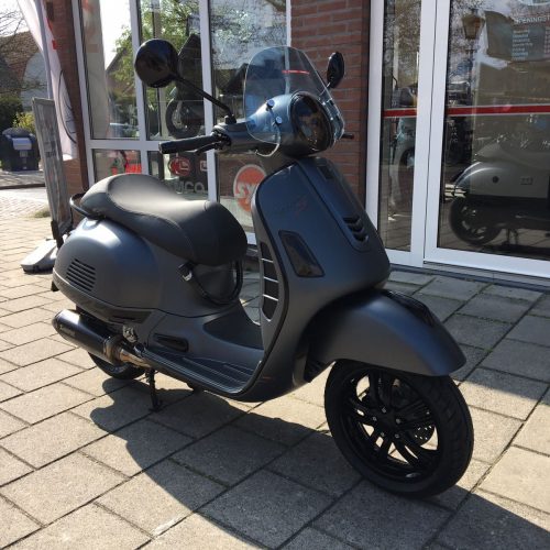 Vespa GTS 300 Super Sport Custom