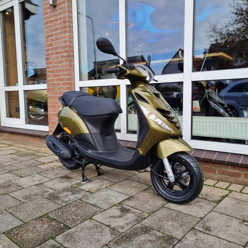 Piaggio Zip SP Olive Green ( Olijf groen )